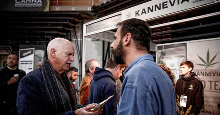 Ο Παπανδρέου πήγε στην πρώτη έκθεση κάνναβης στην Ελλάδα