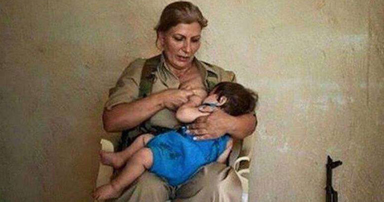 Η γυναίκα των Κούρδων: Μια φωτογραφία που εξηγεί γιατί οι Τούρκοι θα χάσουν