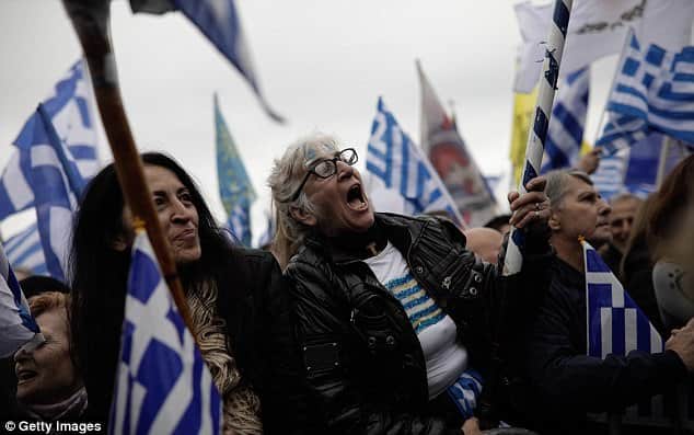 Διεθνή ΜΜΕ: Οι Έλληνες απαιτούν να αλλάξουν τα Σκόπια την ονομασία τους 1 45cf7c9268cff0fb66d7ca7af68c4fe9