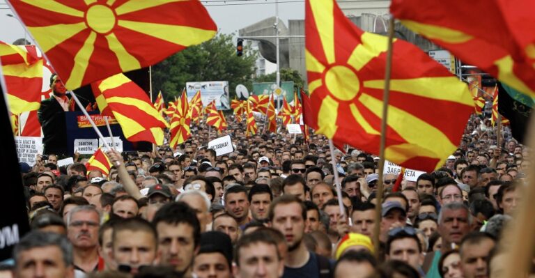 Το όνομα «ΝόβαΜακεντόσκι» στο τραπέζι των διαπραγματεύσεων για το Σκοπιανό