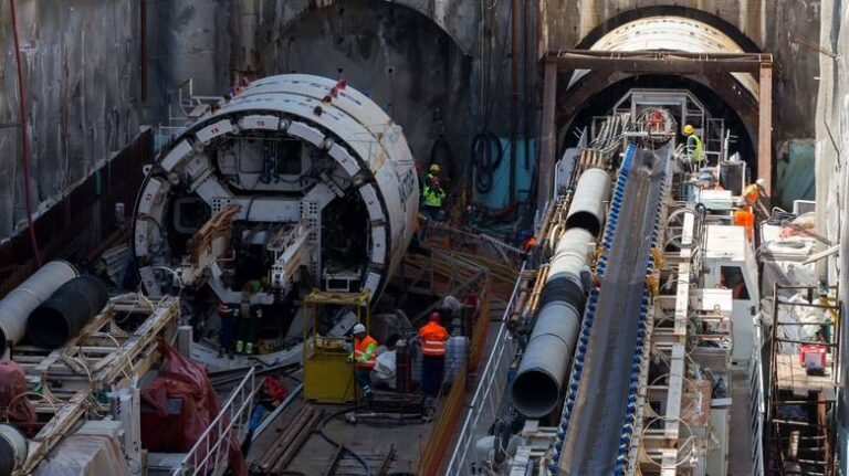 Ποινικές διώξεις για μίζες 210.000 ευρώ σε έργα του Μετρό