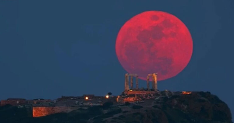 Το «Σούπερ Ματωμένο Φεγγάρι» στο Ναό του Ποσειδώνα στο Σούνιο
