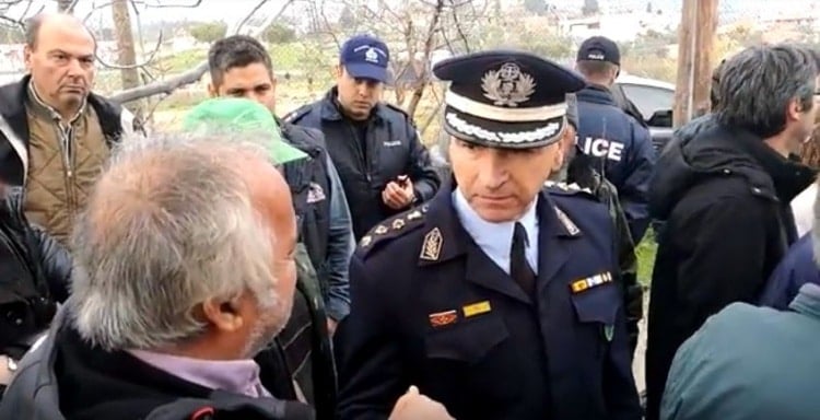 Aστυνομικός διευθυντής σε πολίτη Χίου: «Πρόσεξε γιατί είσαι δημόσιος υπάλληλος»