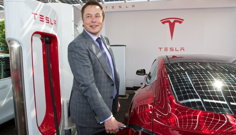 Γραφείο Ερευνας και Ανάπτυξης ανοίγει η Tesla στην Αθήνα