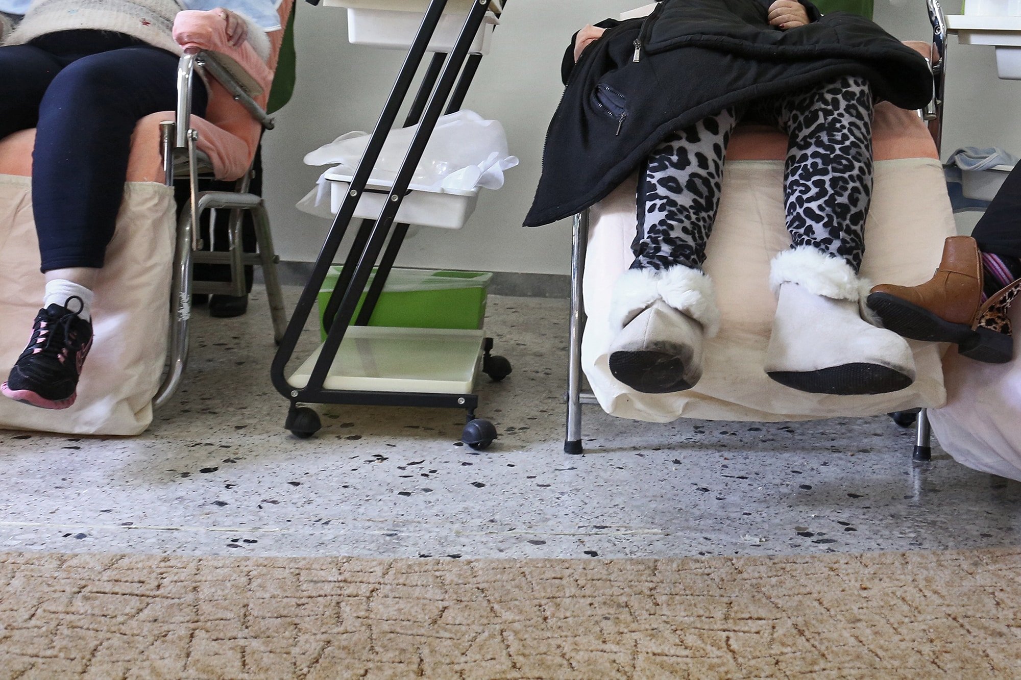 Στο Δρομοκαΐτειο μια ομάδα εθελοντών κάνει μασάζ και μακιγιάρει τους ψυχικά ασθενείς 16 1517491816164