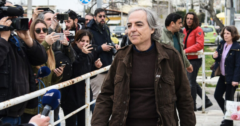 Συμφωνείτε με την νέα χορήγηση αδείας στον Κουφοντίνα;