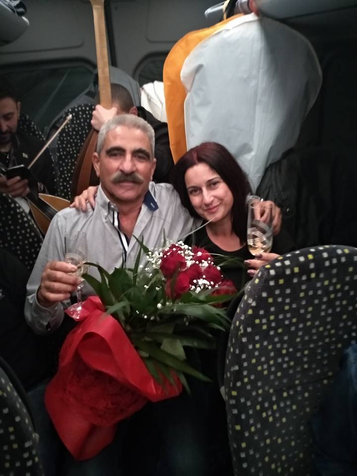 Κρητικός έκανε πρόταση γάμου μέσα σε ΚΤΕΛ που ταξίδευε από Πάτρα στα Γιάννενα 1 5 2