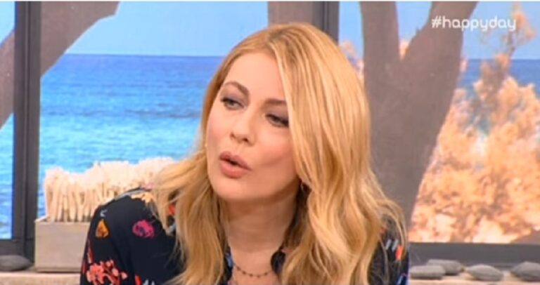 Σμαράγδα Καρύδη: «Δεν θα ήθελα να είμαι μια γριά, με φραπέ και τσιγάρο στο χέρι»