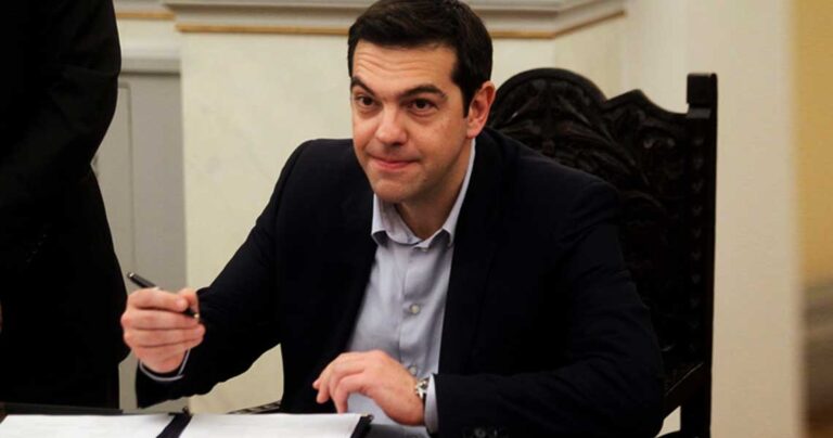 Αρθρο Τσίπρα: Βγαίνουμε από τα Μνημόνια τον Αύγουστο και θα σταθούμε στα πόδια μας