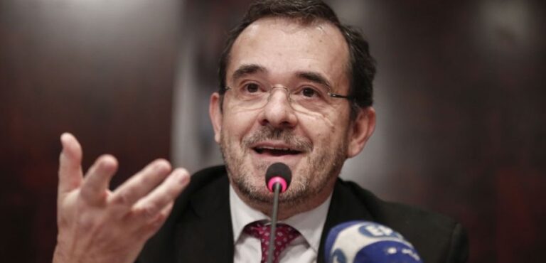 Τσίμας: «Ένας τσόγλανος στο κυβερνητικό έδρανο χασκογελούσε όταν μιλούσε ο Πικραμμένος»