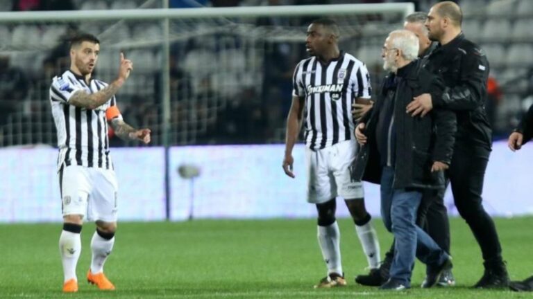 Ο ένοπλος Σαββίδης έλεγε στους παίκτες να φύγουν και ο αρχηγός του ΠΑΟΚ είπε όχι