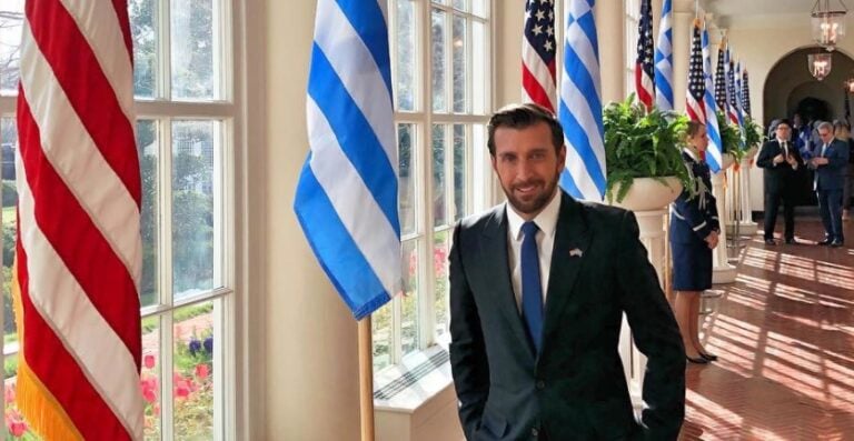 Ο Θάνος Πετρέλης φωτογραφήθηκε στον Λευκό Οίκο