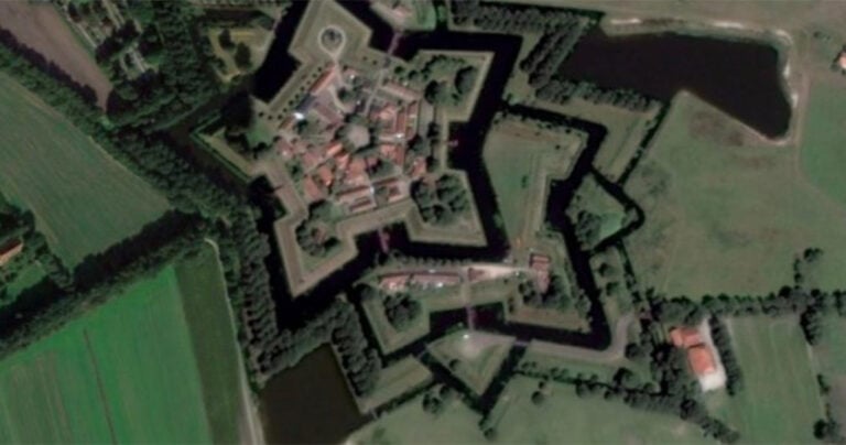 23 παράξενες εικόνες που υπάρχουν στο Google Earth και θα σας κάνουν να αναρωτιέστε