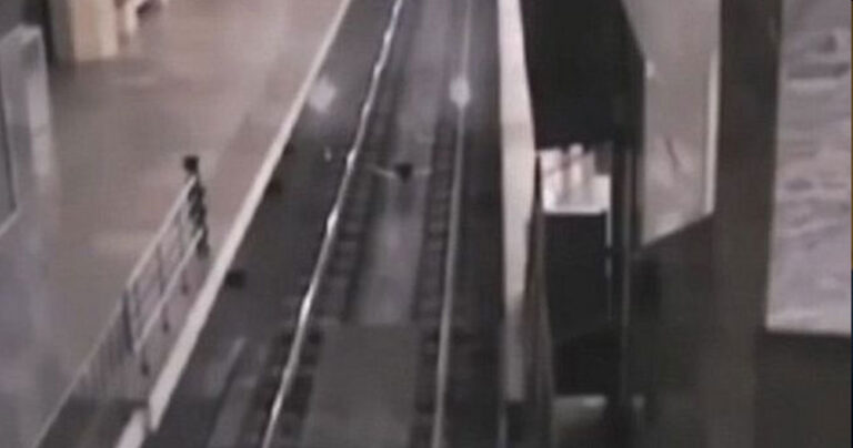 Κάμερα κατέγραψε τρένο-φάντασμα να κάνει στάση σε σταθμό στην Κίνα