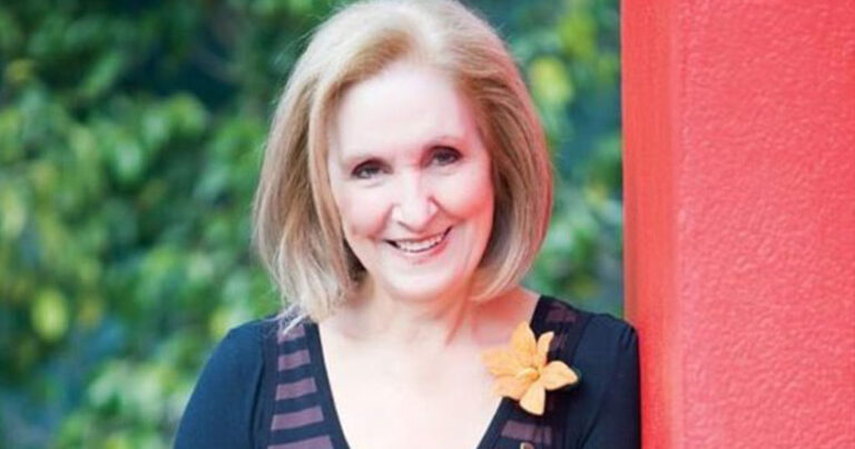 Η Κάρμεν Ρουγγέρη ποζάρει πρώτη φορά μαζί με τον αγαπημένο της σύζυγο