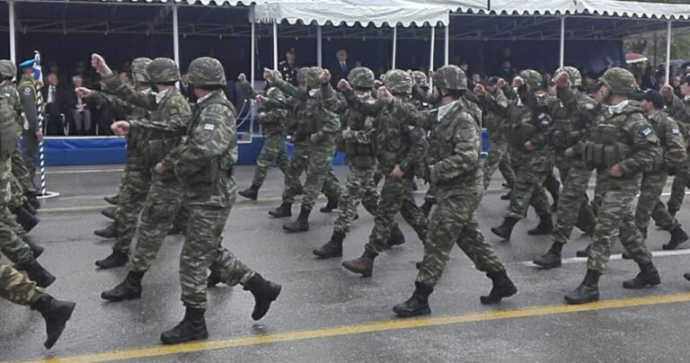 Θεσσαλονίκη: Καταδρομείς φώναξαν συνθήματα για την Μακεδονία στην παρέλαση