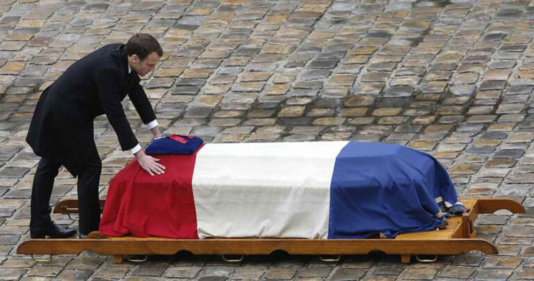 Ύστατος φόρος τιμής στον ήρωα Γάλλο αστυνομικό που θυσιάστηκε για τους ομήρους