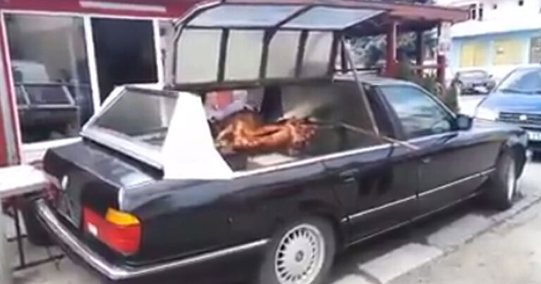 Κύπριοι κατασκεύασαν φορητή ψησταριά μέσα σε αυτοκίνητο για το Πάσχα