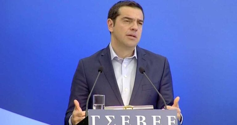 Ο Τσίπρας ανακοίνωσε μείωση φόρων και ανάπτυξη 2%