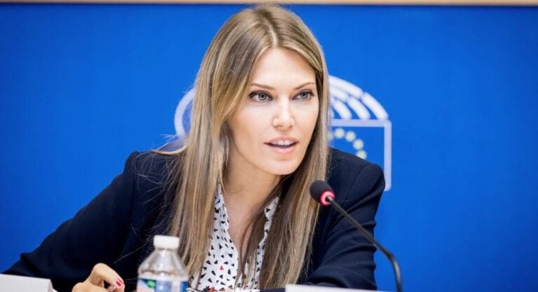 H Εύα Καϊλή βραβεύτηκε ως η ευρωβουλευτής της χρονιάς