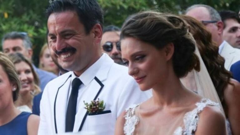 Ο Τόνι Σφήνος θα γίνει πατέρας -Σπάνια εμφάνιση με τη σύζυγό του