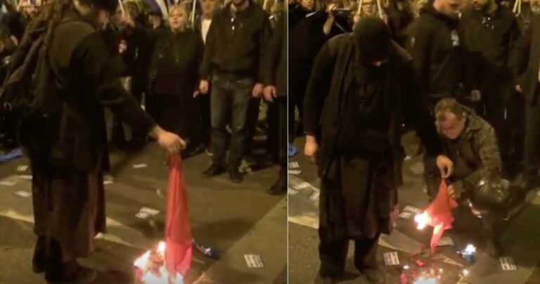 Ο πάτερ Κλεομένης έκαψε την τουρκική σημαία παρουσία της Χρυσής Αυγής
