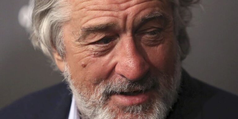 Ντε Νίρο: «Η εκπαίδευση χωρίς ανθρωπιά είναι αμάθεια, δείτε τον Τραμπ που παρέμεινε ηλίθιος»