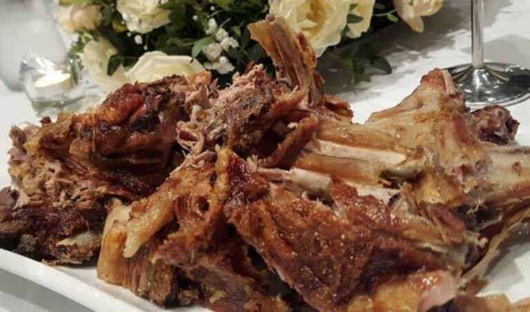 Αντικριστό: Το κρητικό φαγητό που μπορείς να τρως μέχρι λιποθυμίας