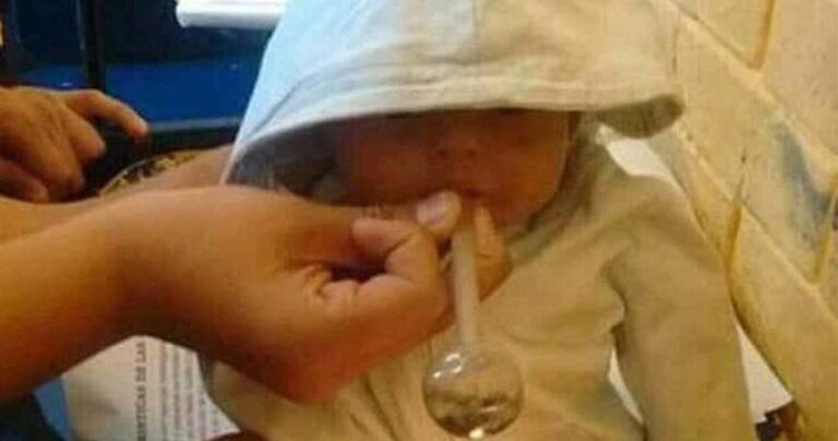 Τρεις άντρες ανάγκασαν μωρό να καπνίσει πίπα μεθαμφεταμίνης