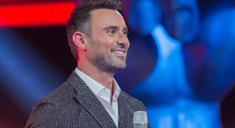 Eurovision: O παρουσιαστής που θα αντικαταστήσει τον Γιώργο Καπουτζίδη
