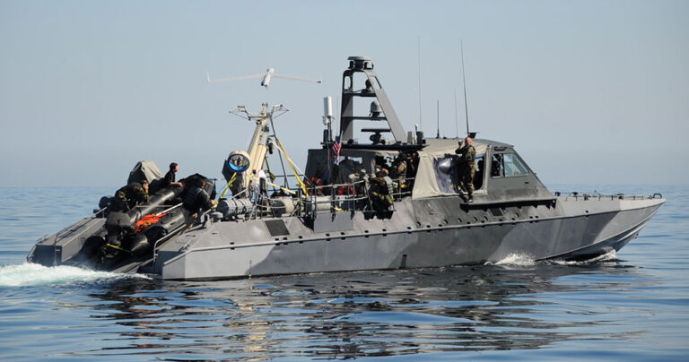 Με 4 σκάφη που χρησιμοποιούν οι Navy Seals ενισχύεται η Μονάδα Υποβρυχίων Καταστροφών