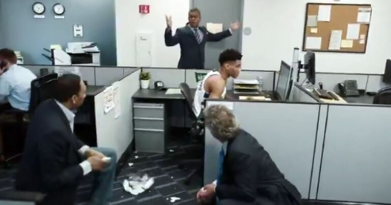 Ξένοι δημοσιογράφοι σπάνε πιάτα σε διαφήμιση με τον Αντετοκούνμπο