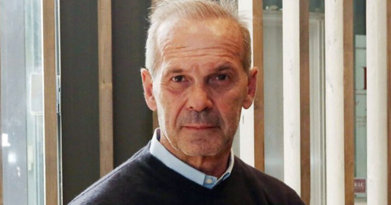 Κωστόπουλος για ξεβλάχιασμα: «Ζω στην χώρα του απολύτως σχιζοφρενούς ατόμου»