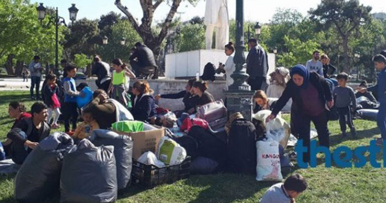 Πρόσφυγες έχουν κατασκηνώσει στο κέντρο της Θεσσαλονίκης