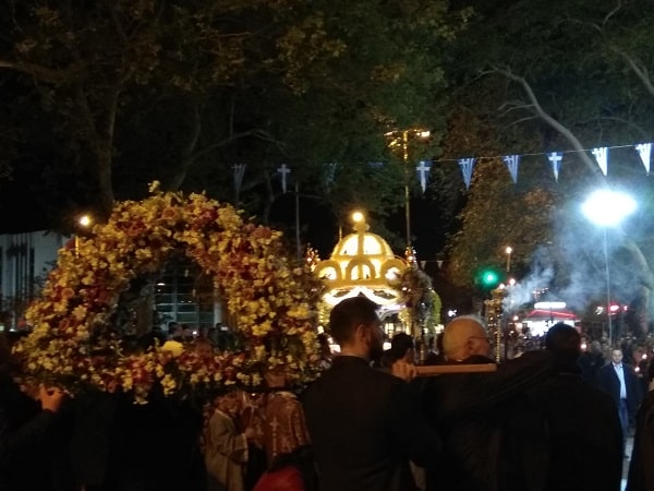 Επιτάφιοι στην πλατεία της Κηφισιάς