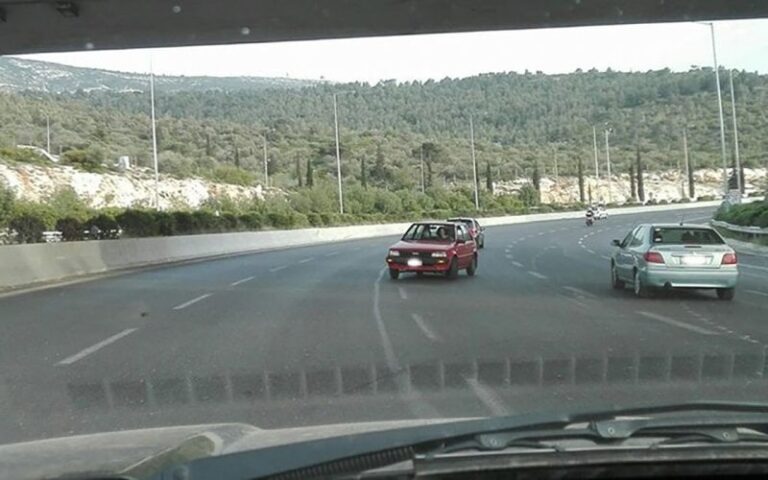 Γυναίκα οδηγός πήγαινε ανάποδα στον περιφερειακό Υμηττού