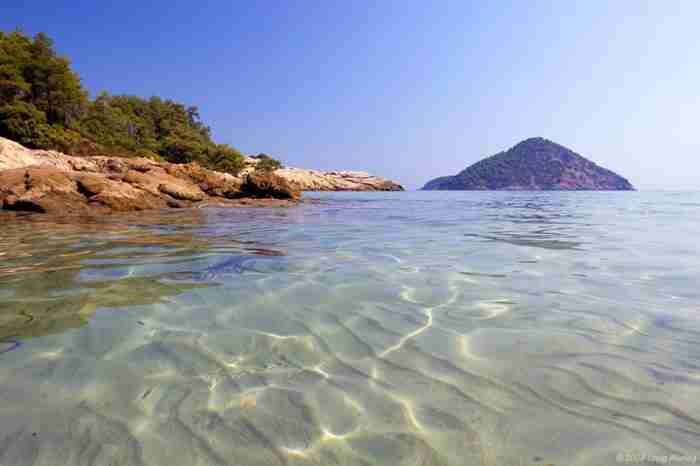 Ένα νησί αποκάλυψη.. Τροπικές παραλίες, καταρράκτες και αμμουδιές που δε λέγονται τυχαία.. Παράδεισος!