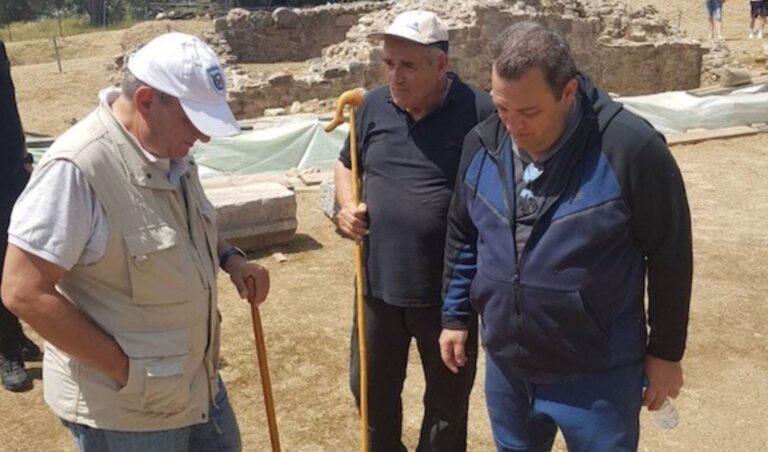 O Κώστας Καραμανλής επισκέφτηκε την Ροδόπη με γκλίτσα και αθλητικά