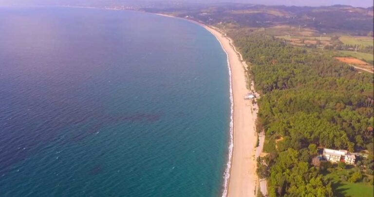 Η μεγαλύτερη παραλία με άμμο στην Ευρώπη βρίσκεται στην Ελλάδα