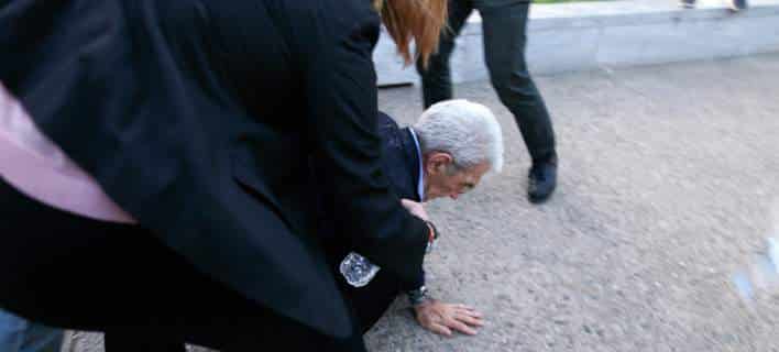 Αγρια επίθεση και ξύλο στον Μπουτάρη – Τον έριξαν κάτω