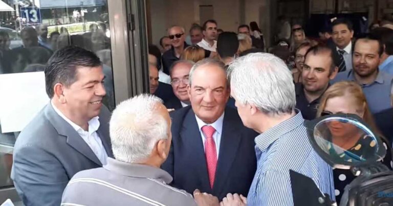 Συνταξιούχος σε Καραμανλής: «Μας ξεφτιλίσατε!»