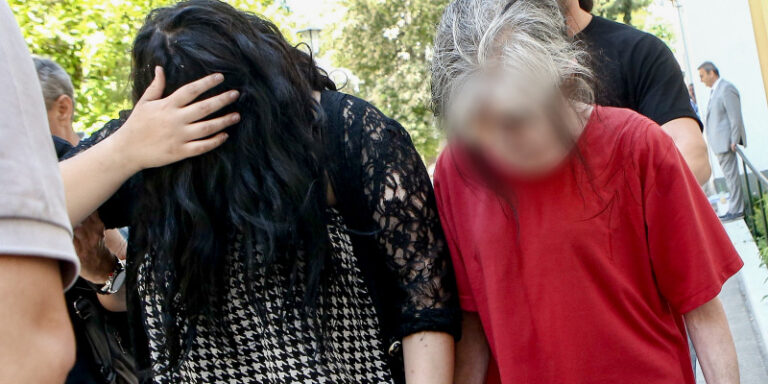 19χρονη βρεφοκτόνος: «Γέννησα, το έπλυνα και πήγε στο στήθος μου κι έφαγε»