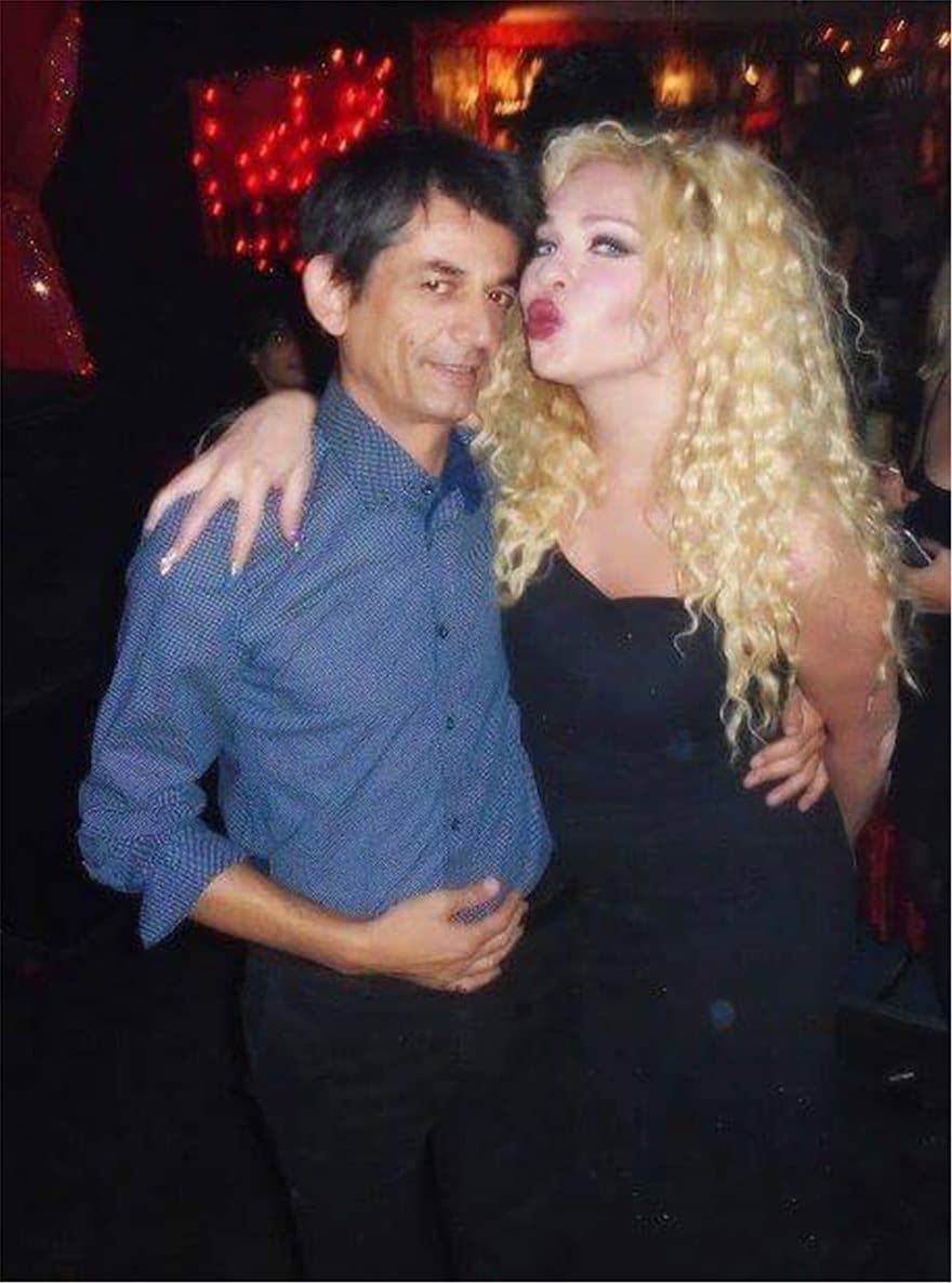 Selfie με τρανσέξουαλ έβγαλε ο Καρανίκας 4 kar-foto-3
