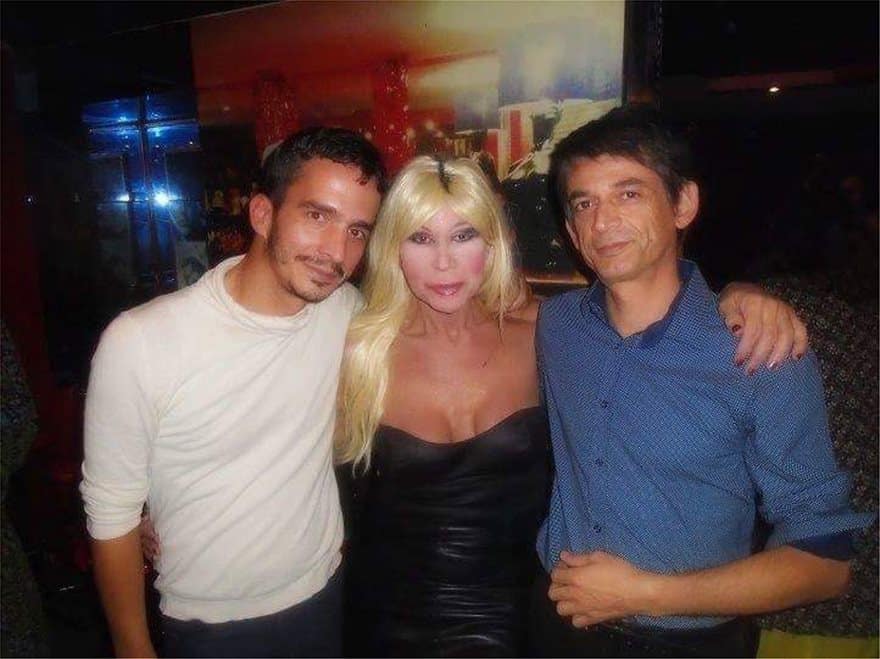 Selfie με τρανσέξουαλ έβγαλε ο Καρανίκας 5 kar-foto-4