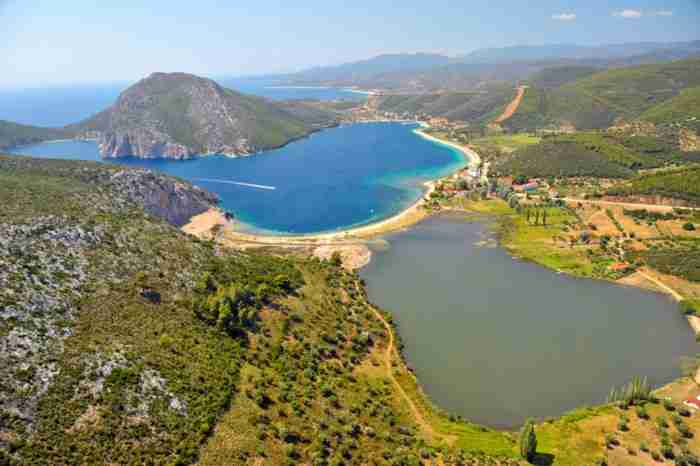 Το μεγαλύτερο και ασφαλέστερο φυσικό λιμάνι της Ελλάδας με την ατέλειωτη ομορφιά