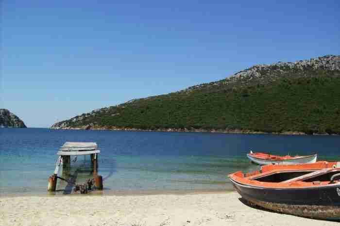 Το μεγαλύτερο και ασφαλέστερο φυσικό λιμάνι της Ελλάδας με την ατέλειωτη ομορφιά