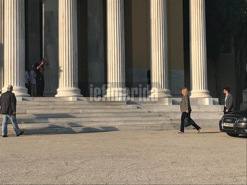 Η Ρένα Δούρου