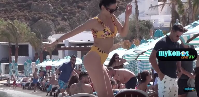 Ο έξαλλος χορός της Δήμητρας Αλεξανδράκη σε παραλία της Μυκόνου