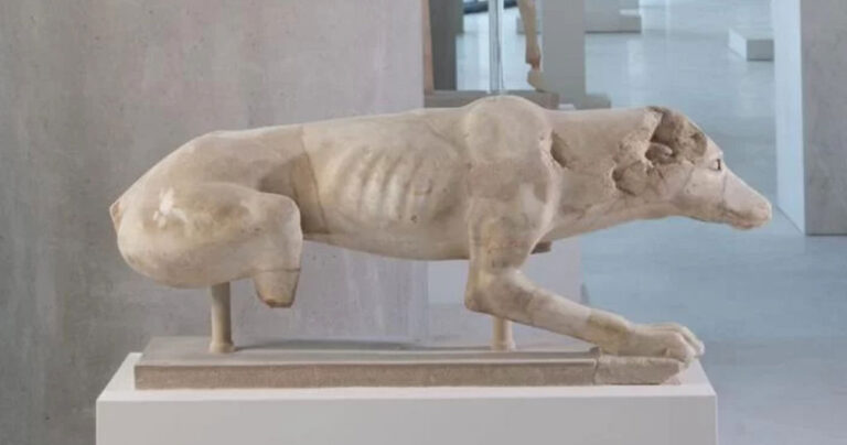 Βρέθηκε γλυπτό σκύλου από το 520 π.Χ. νότια του Παρθενώνα