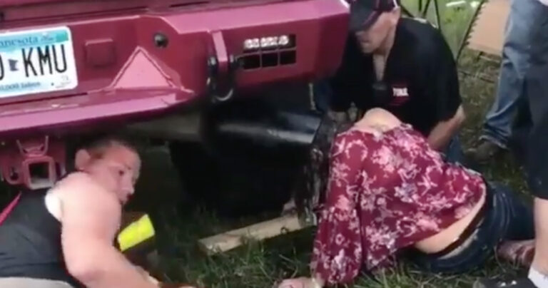 Κεφάλι κοπέλας κόλλησε στην εξάτμιση ενός αυτοκινήτου σε φεστιβάλ